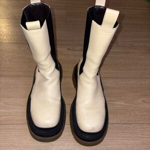 Bottega Veneta Cream and Black women's Boots - Size 38